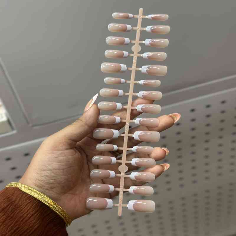 Fake Nails 01